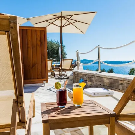 License To Chill Apartment Mlini