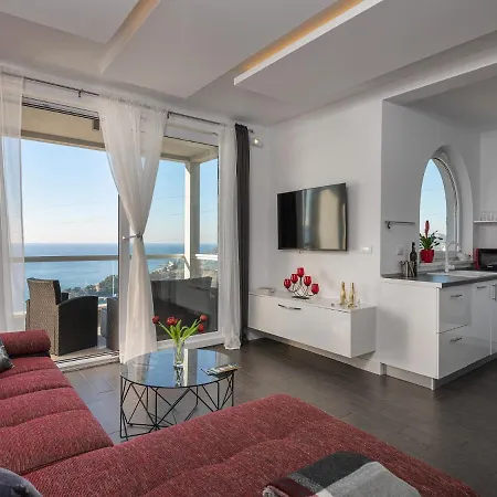 Apartment License To Chill *